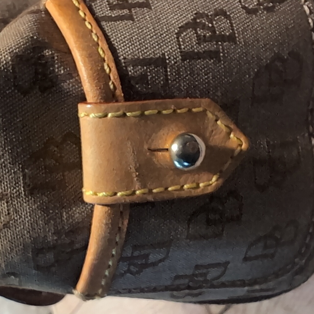 Dooney & Bourke Signature Light Brown Double Buckle Pockets Hobo Shoulder Purse - Picture 8 of 16